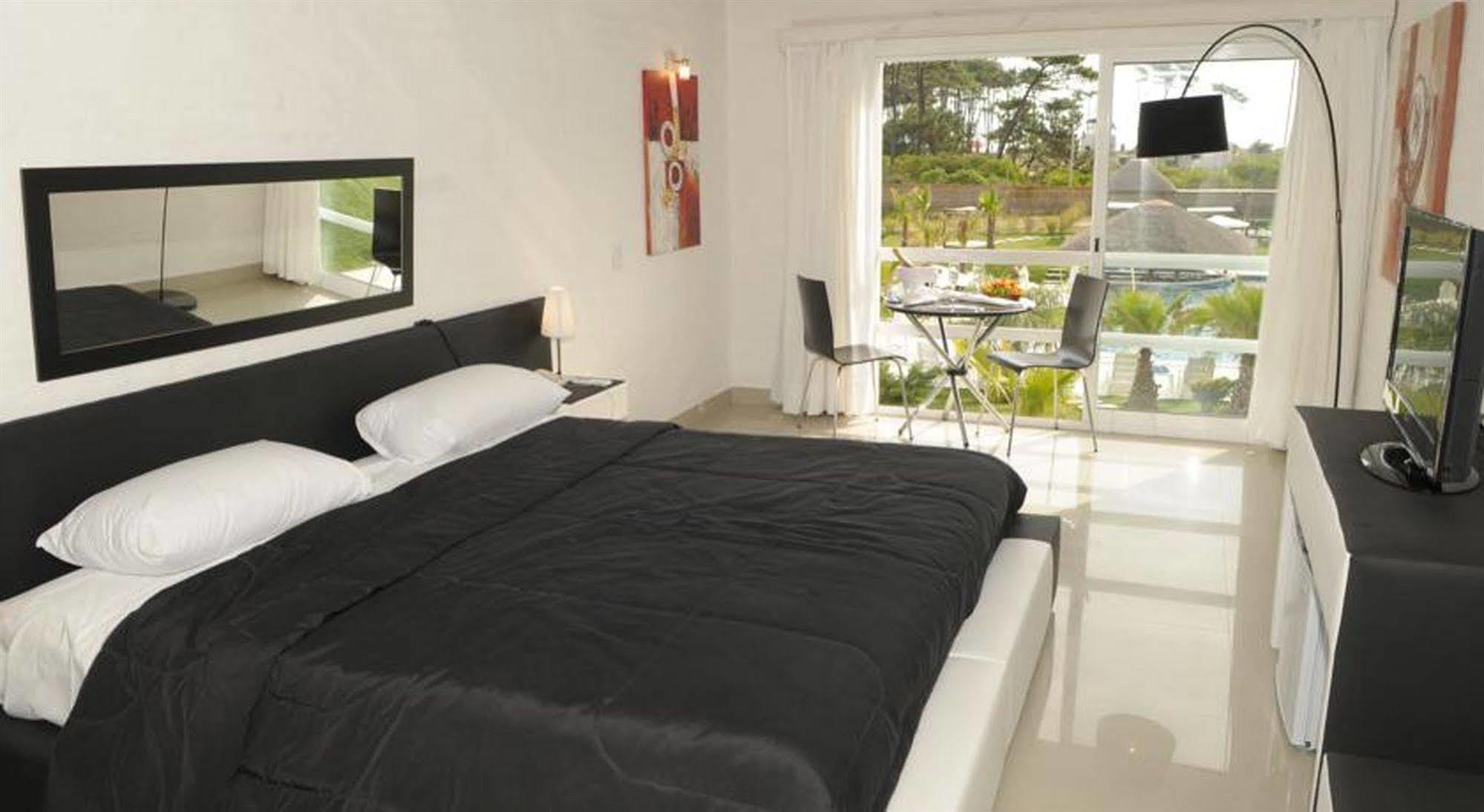 Punta Del Este Arenas Hotel Chihuahua Bagian luar foto