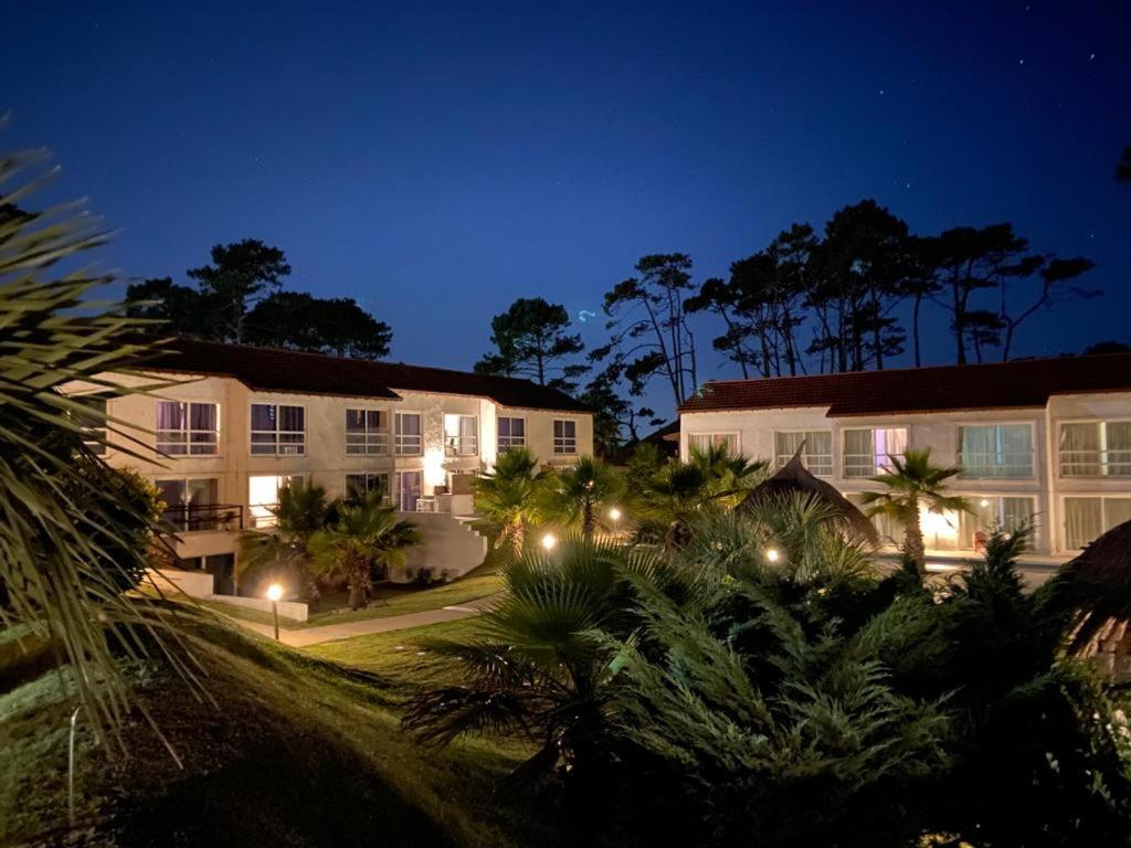 Punta Del Este Arenas Hotel Chihuahua Bagian luar foto